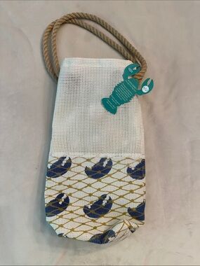NWT! Rare! Alania Marie Wine Tote White and Navy Lobster Claw Rope Handle